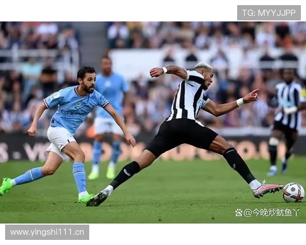 切尔西球员两次倒地纽卡依然进攻